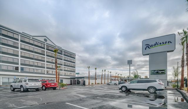 رادیسن هتل اُاکلاند آیرپرت