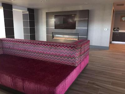 رادیسن هتل اُاکلاند آیرپرت