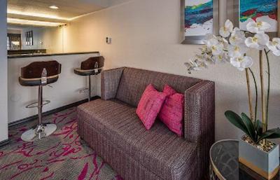 رادیسن هتل اُاکلاند آیرپرت