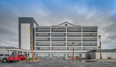 رادیسن هتل اُاکلاند آیرپرت