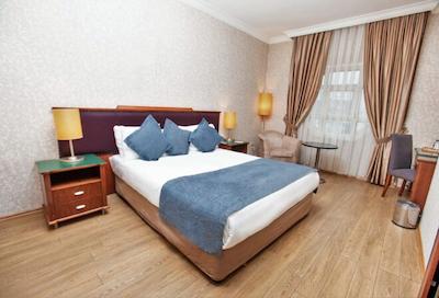 گرین پارک هتل مرتر