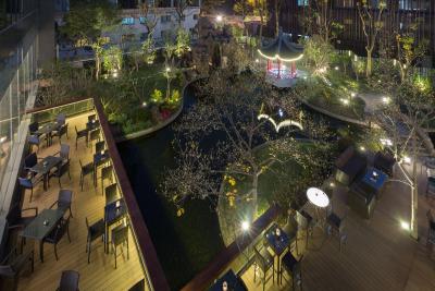 گولدن تولیپ شانگهای رینبو هتل