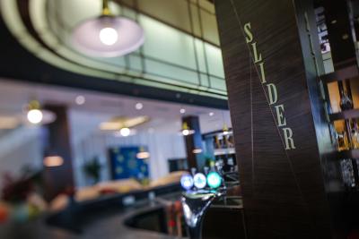 گولدن تولیپ شانگهای رینبو هتل