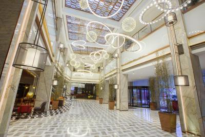 گولدن تولیپ شانگهای رینبو هتل