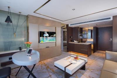 گولدن تولیپ شانگهای رینبو هتل