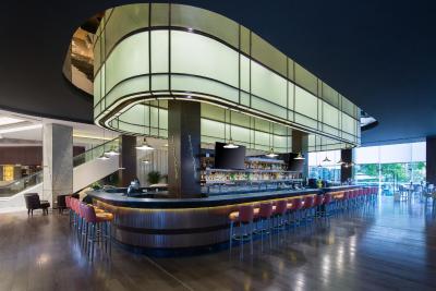 گولدن تولیپ شانگهای رینبو هتل