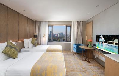 گولدن تولیپ شانگهای رینبو هتل