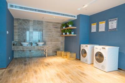 گولدن تولیپ شانگهای رینبو هتل