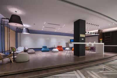 گولدن تولیپ شانگهای رینبو هتل