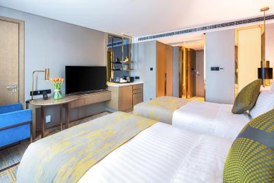 گولدن تولیپ شانگهای رینبو هتل