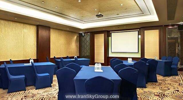فور پوینتس بای شرایتون شانگهای، دنینگ