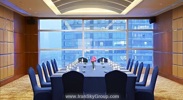فور پوینتس بای شرایتون شانگهای، دنینگ
