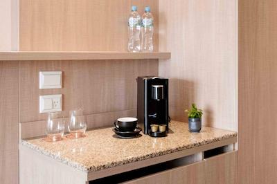 ساج هتل ادلید