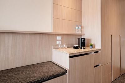 ساج هتل ادلید