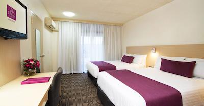 ساج هتل ادلید