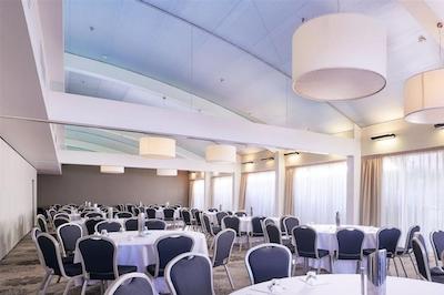 ساج هتل ادلید