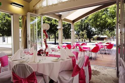 ساج هتل ادلید