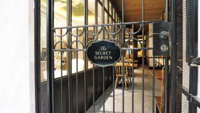 د سالیل هتل سوخومویت 57-تونگلور