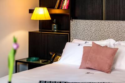 د هال تیلر سویت