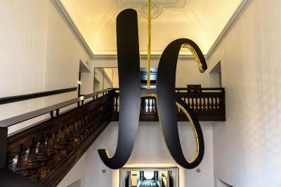 د هال تیلر سویت