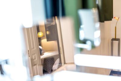 د هال تیلر سویت