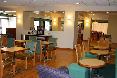 هامپتون این بای هیلتون چیهواهوا سیتی