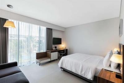 هامپتون این بای هیلتون کانکون کومبرز