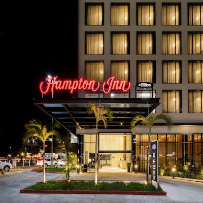 هامپتون این بای هیلتون کانکون کومبرز