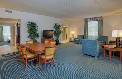 امباسی سویتز لکسینگتون