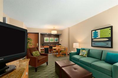 DoubleTree Suites by Hilton Orlando-Disney Springs™ Area