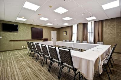 هامپتون این لکسینگتون ای 75