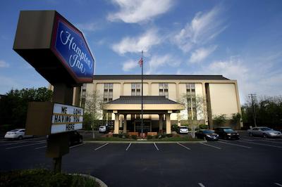 هامپتون این لکسینگتون ای 75