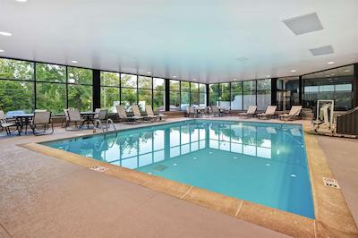 هامپتون این لکسینگتون ای 75