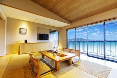 ومی نو ریتی اُکیناوا ناکاماسو