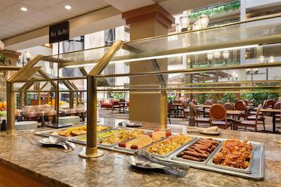 امباسی سویتز نرد چارلستون آیرپرت کنونشن