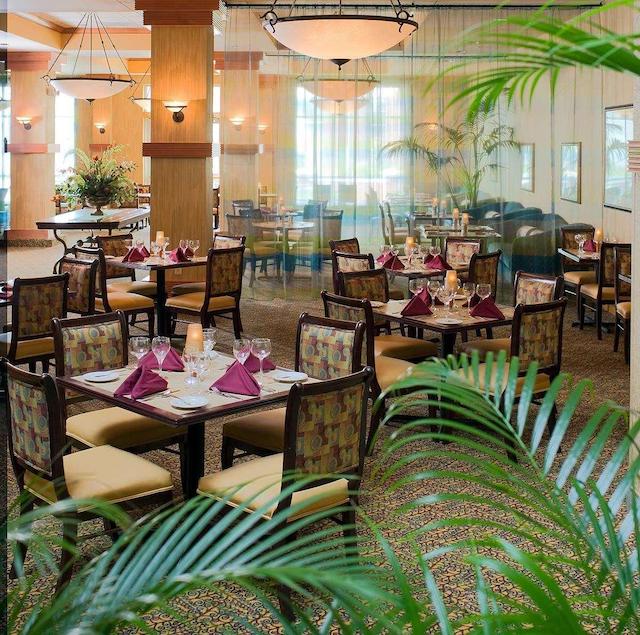 امباسی سویتز نرد چارلستون آیرپرت کنونشن