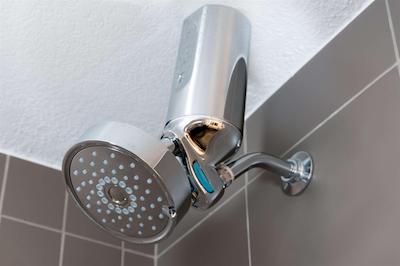 امباسی سویتز نرد چارلستون آیرپرت کنونشن