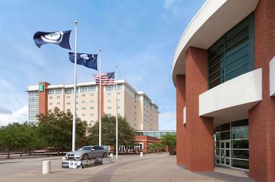 امباسی سویتز نرد چارلستون آیرپرت کنونشن