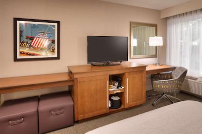 هامپتون این اسالت لاک سیتی دونتون