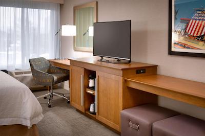 هامپتون این اسالت لاک سیتی دونتون