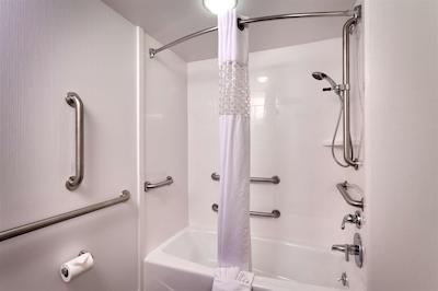 هامپتون این اسالت لاک سیتی دونتون