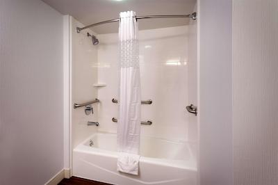 هامپتون این اسالت لاک سیتی دونتون