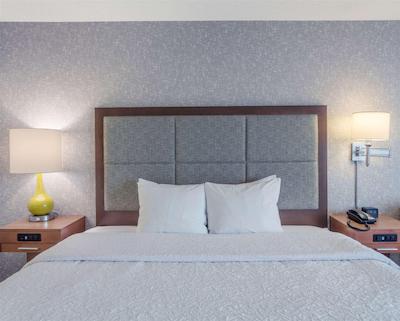 هامپتون این اسالت لاک سیتی دونتون