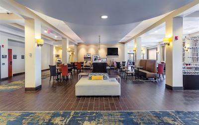 هامپتون این اسالت لاک سیتی دونتون