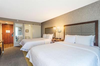 هامپتون این اسالت لاک سیتی دونتون