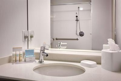 هامپتون این اسالت لاک سیتی دونتون