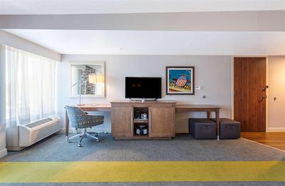 هامپتون این اسالت لاک سیتی دونتون