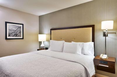 هامپتون این اسالت لاک سیتی سنترال