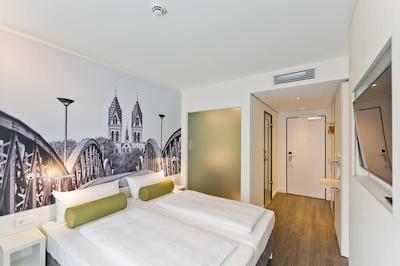 سوپر 8 فریبورگ