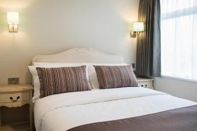 دکلاندز لج لندن